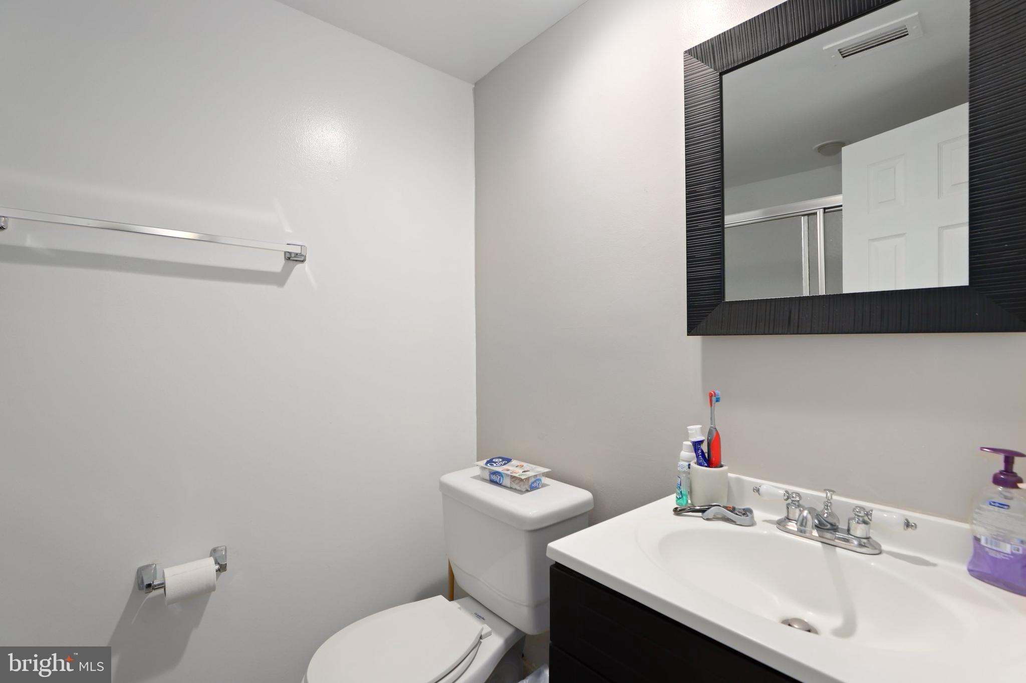 11654 Stoneview Square, Unit 12C Reston, VA 20191 - Photo 9 of 21 Gallery Image 9