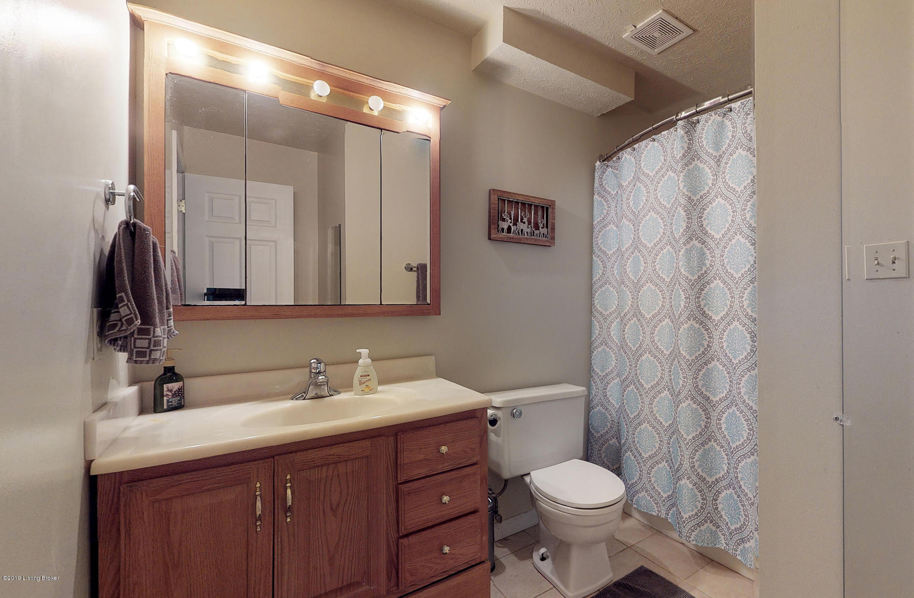 7405 Rambo Way Louisville, KY 40228 - Photo 20 of 30 7405-Rambo-Way-15