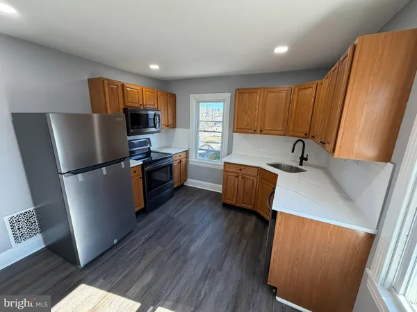 $2,750 | 124 West Butler Pike, Unit B, Ambler, PA 19002