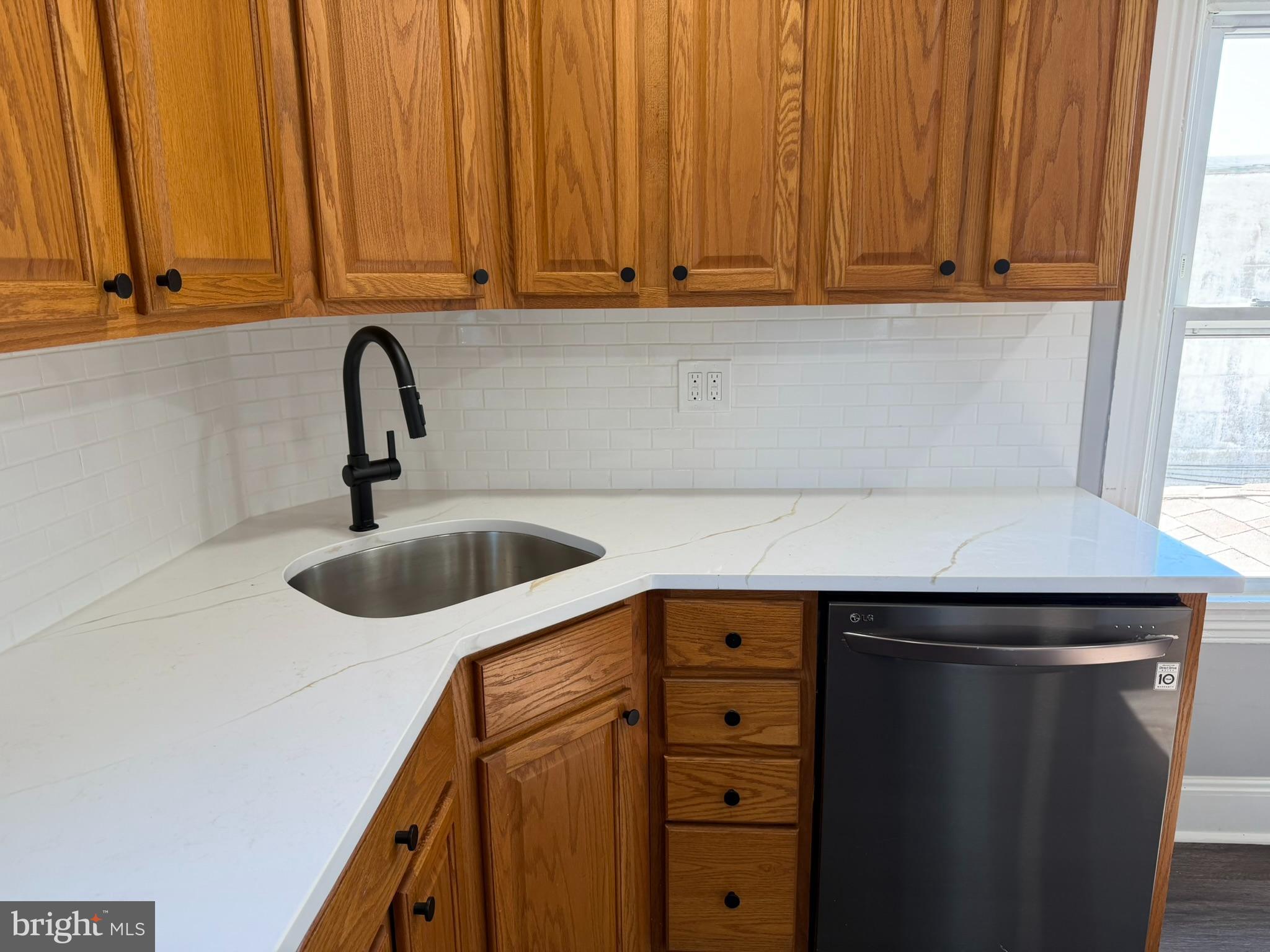 124 West Butler Pike, Unit B Ambler, PA 19002 - Photo 17 of 43