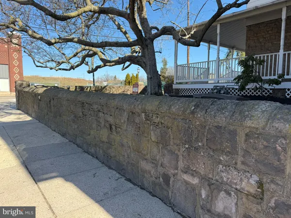 $2,750 | 124 West Butler Pike, Unit B, Ambler, PA 19002