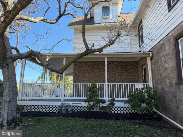 $2,750 | 124 West Butler Pike, Unit B, Ambler, PA 19002