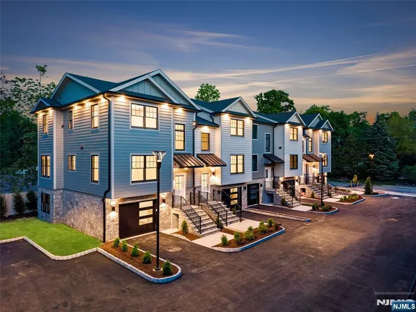 $5,250 | 72 Lake Avenue, Midland Park, NJ 07432