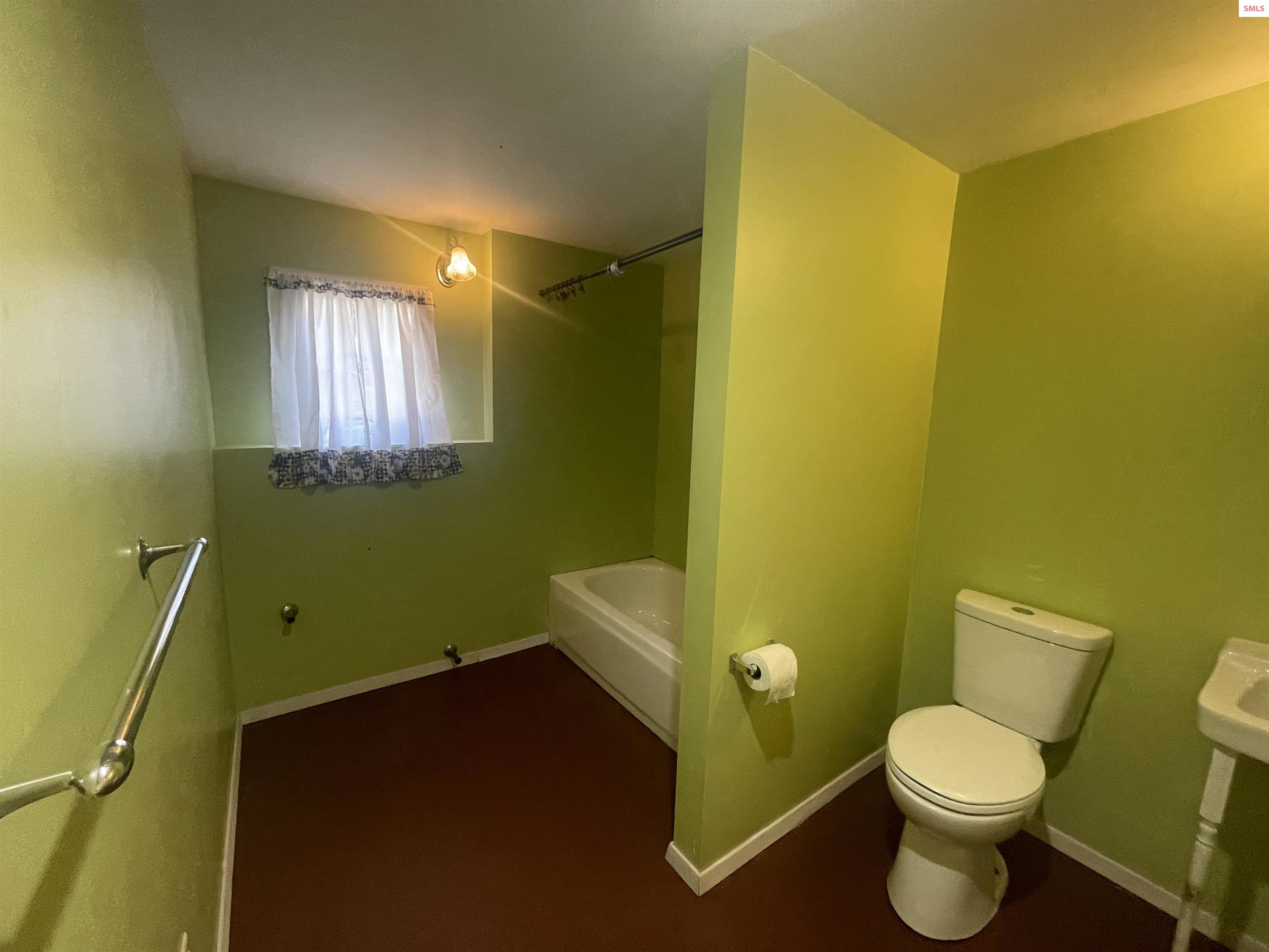 631 Wolverine Road Moyie Springs, ID 83845 - Photo 45 of 87 Bathroom 3 in Basement