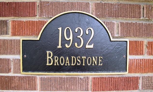 1932 Broadstone Road Grosse Pointe, MI 48236 - Photo 2 of 22 1932 Broadstone.jpg