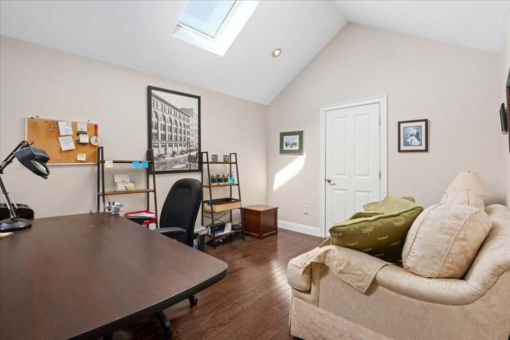 7 Primmett Lane, Unit 7 Worcester, MA 01609 - Photo 20 of 38 a living room with furniture