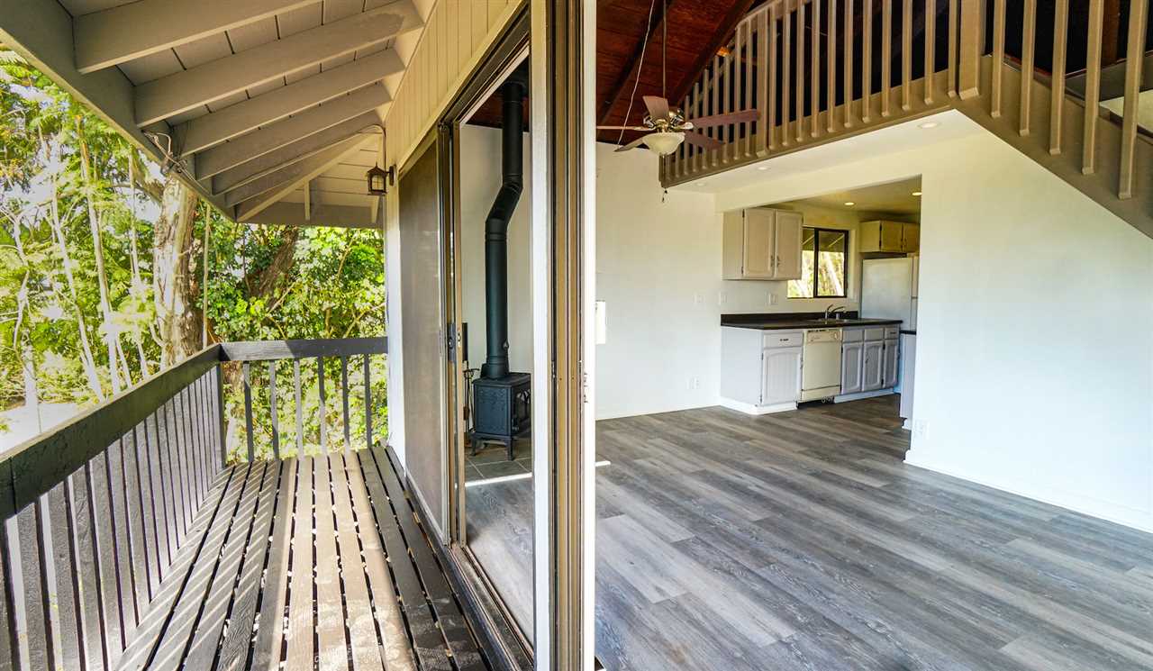 180 Ainakula Road Kula, HI 96790 - Photo 29 of 30 a view of balcony and wooden floor