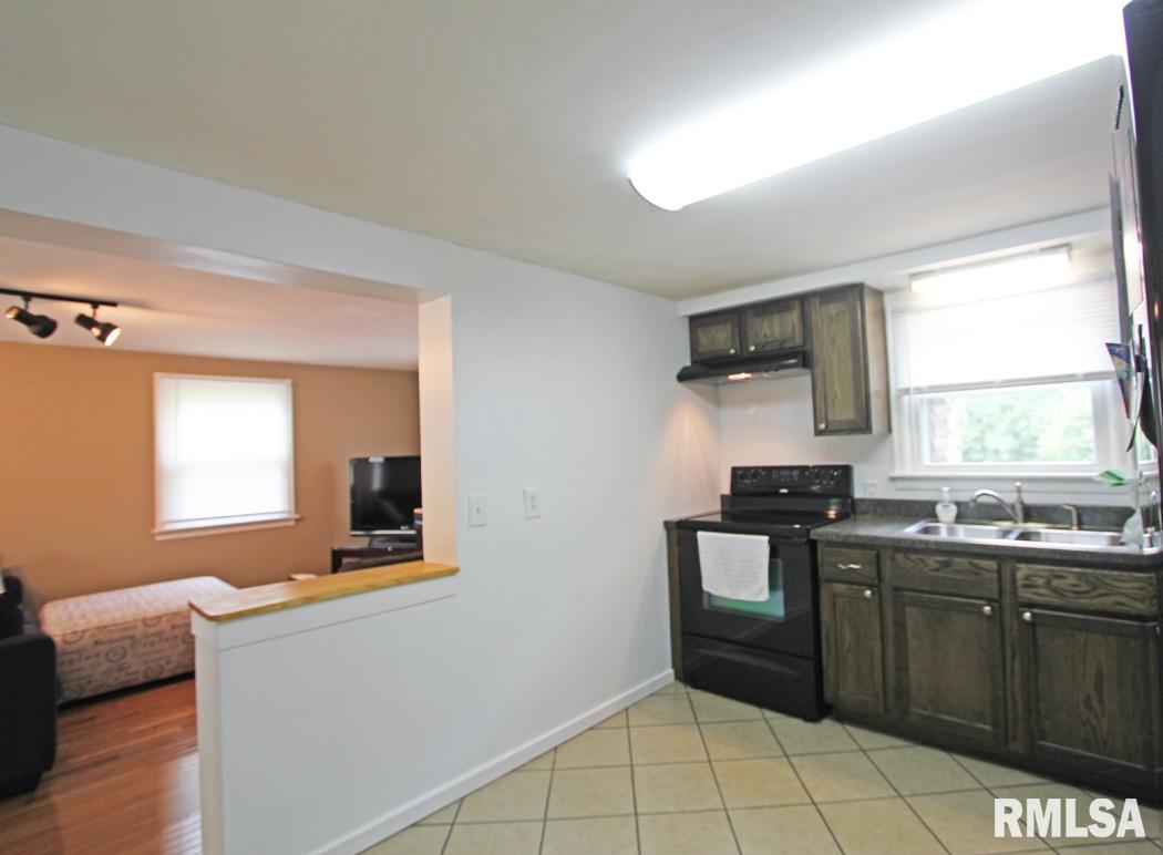 5757 North Cotton Hill Road Springfield, IL 62703 - Photo 10 of 27