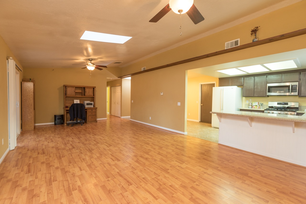 309 Cedar Road Vista, CA 92083 - Photo 8 of 25 Gallery Image 8