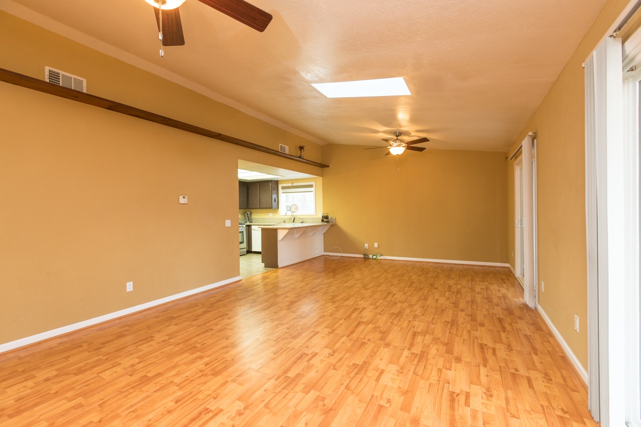 309 Cedar Road Vista, CA 92083 - Photo 9 of 25 Gallery Image 9