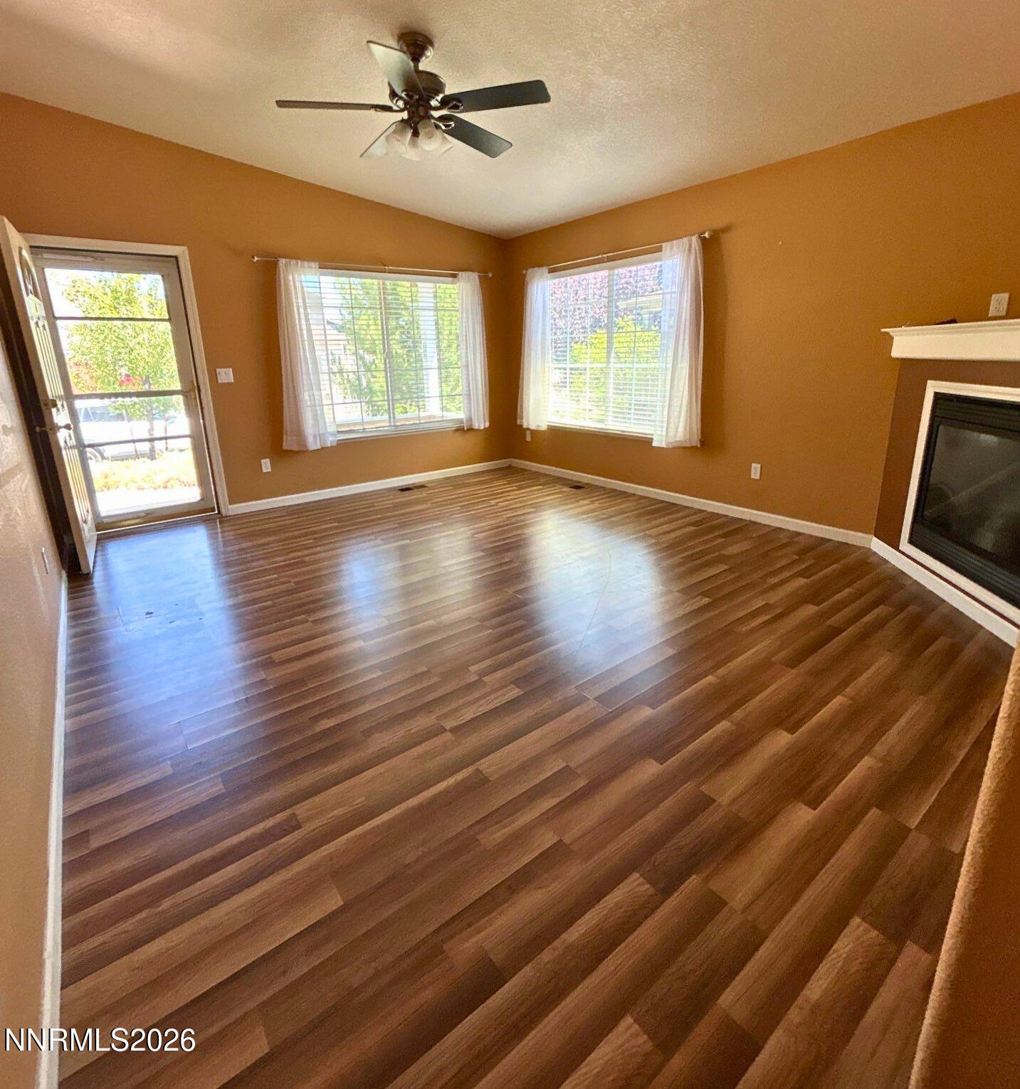 17630 White Tail Court Reno, NV 89508 - Photo 3 of 13 ca4c421a-23b4-40f3-9473-38bfb9210bdb