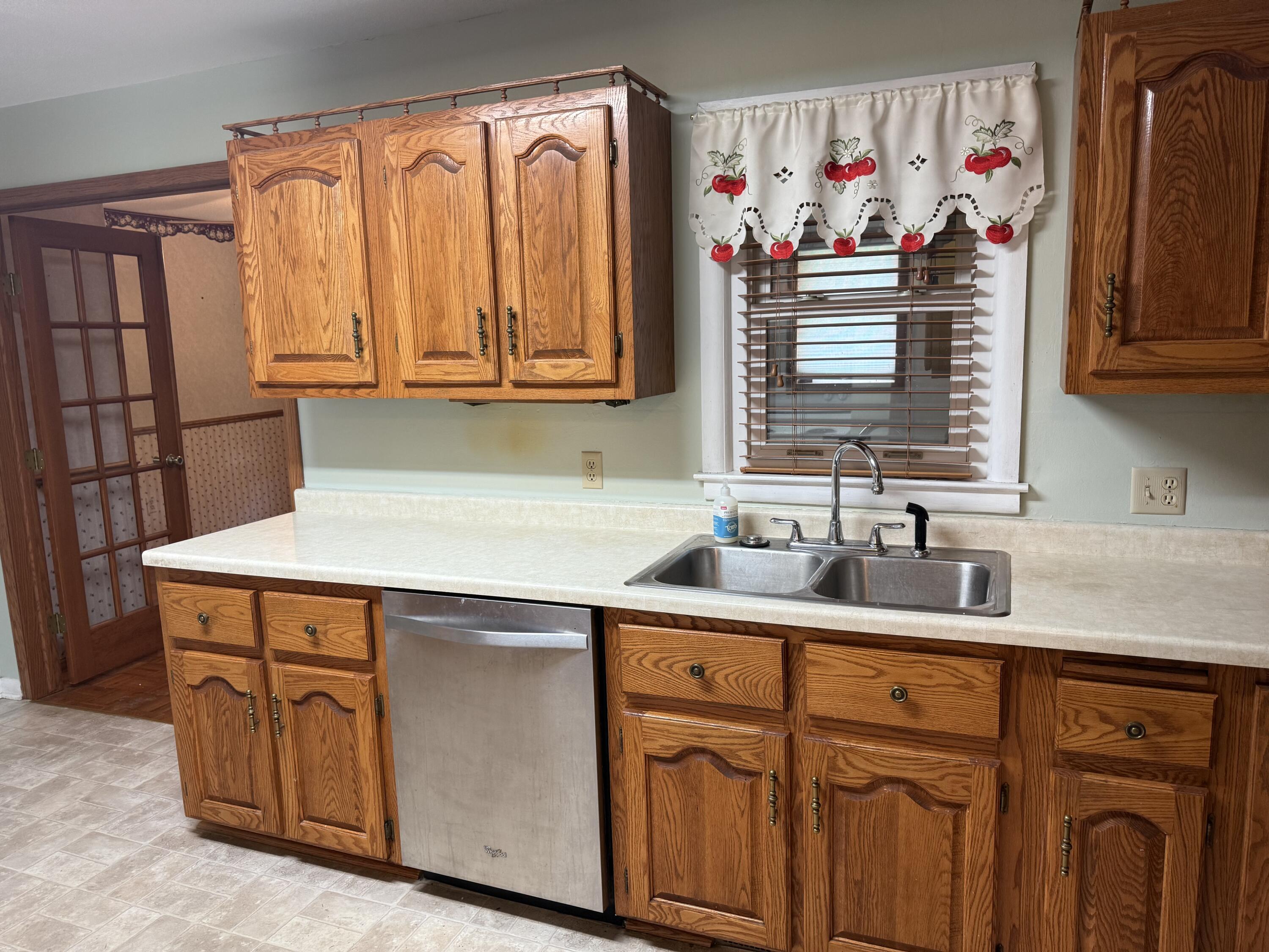 813 South Hickory Street Mauston, WI 53948 - Photo 12 of 37 IMG_9094