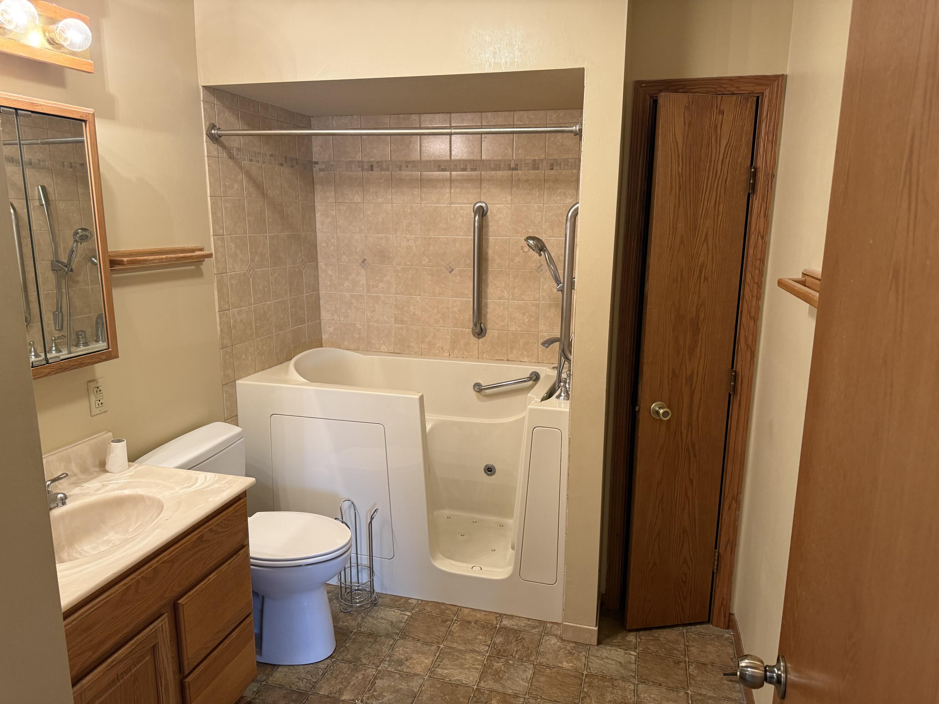 813 South Hickory Street Mauston, WI 53948 - Photo 16 of 37 IMG_9079