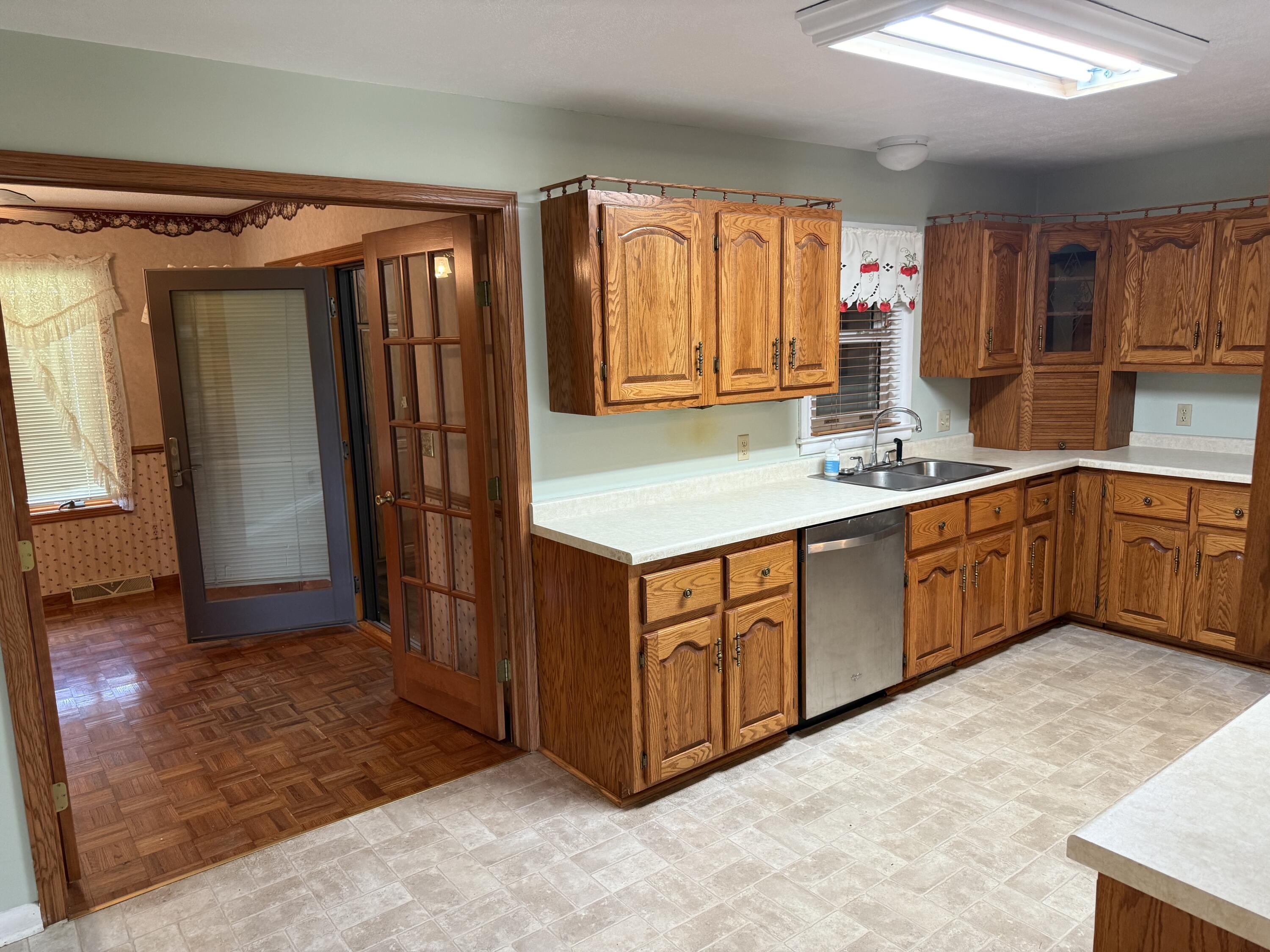 813 South Hickory Street Mauston, WI 53948 - Photo 8 of 37 IMG_9073