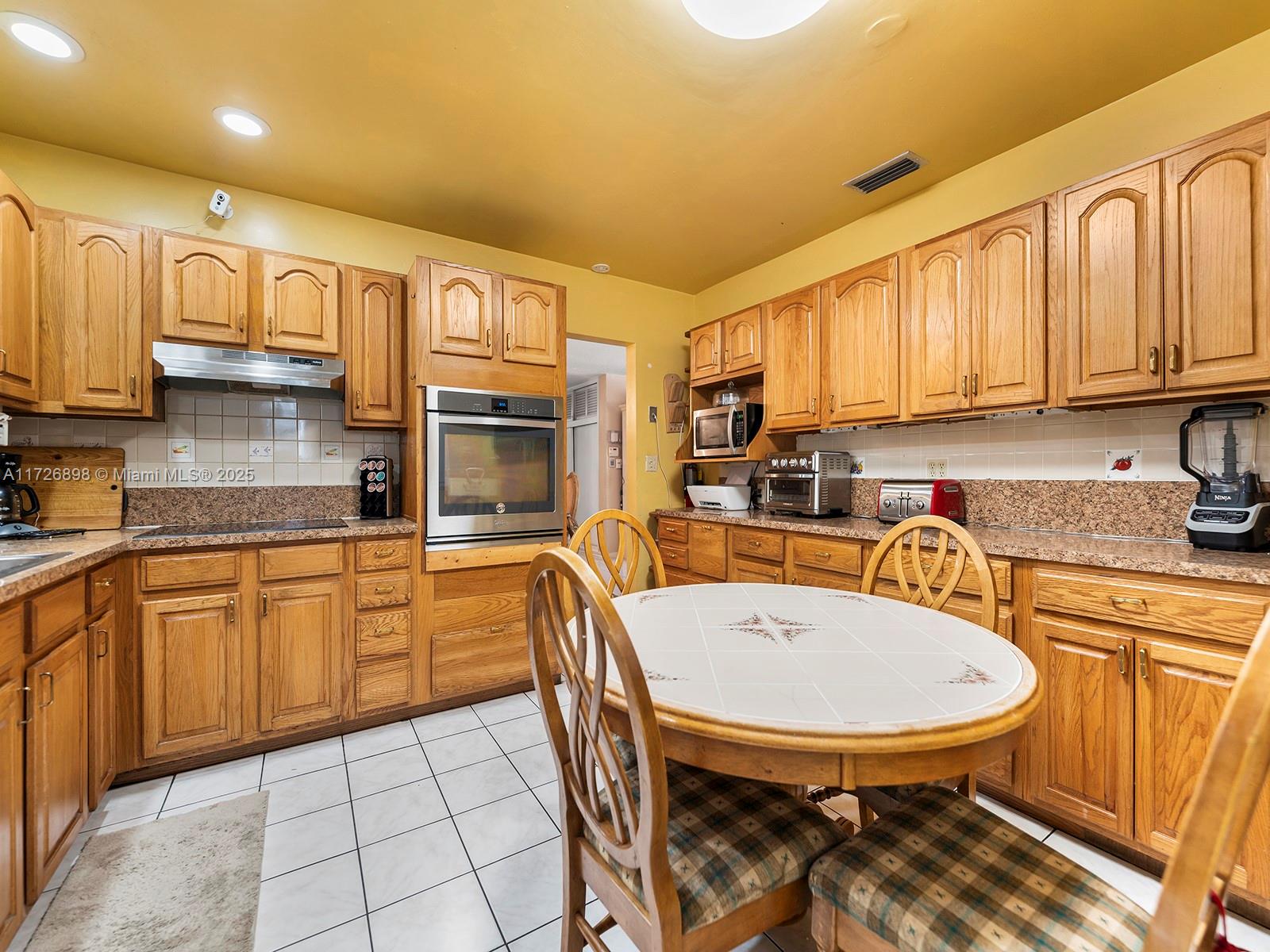 15915 Southwest 103rd Place Miami, FL 33157 - Photo 13 of 34