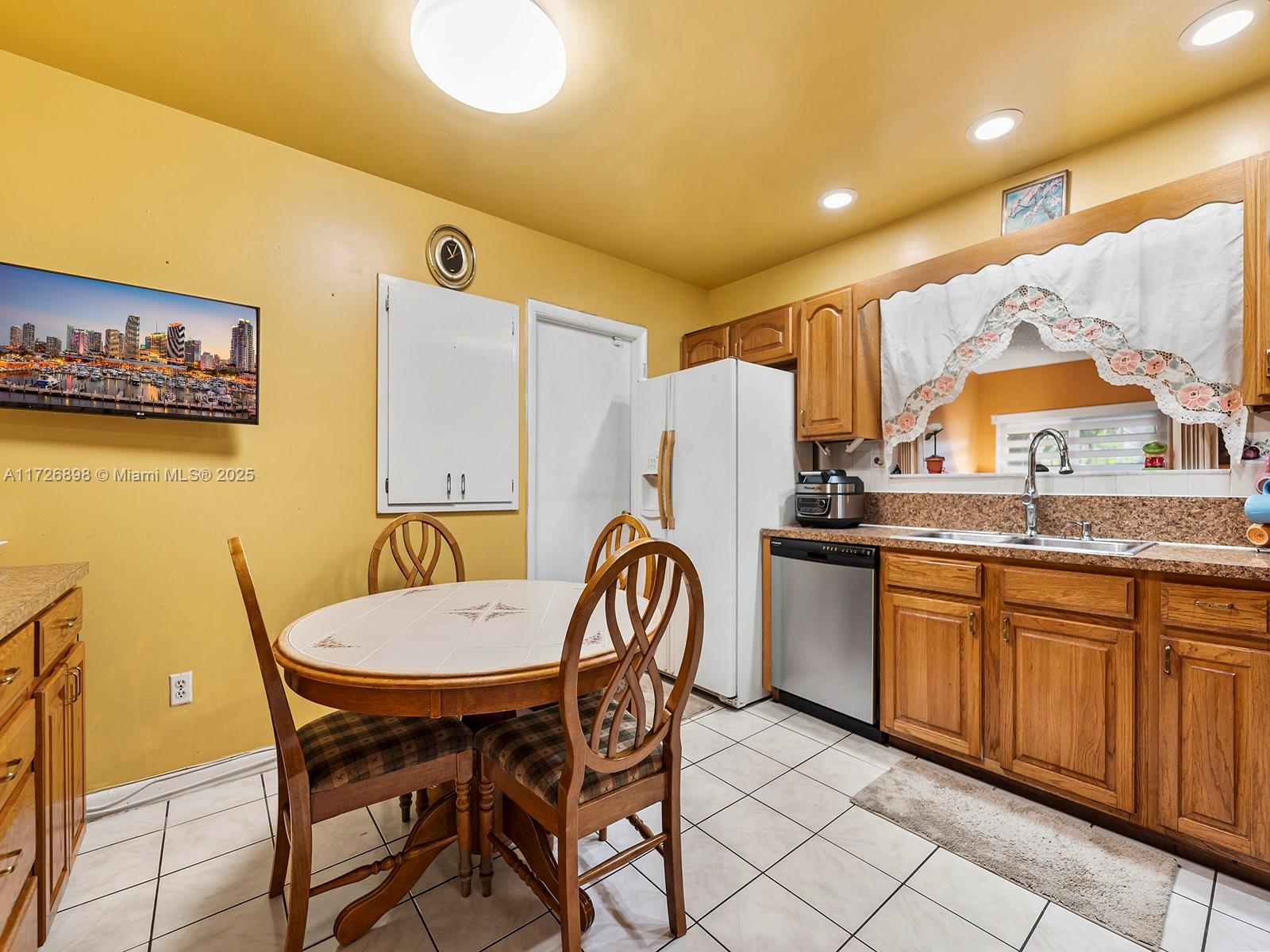 15915 Southwest 103rd Place Miami, FL 33157 - Photo 15 of 34