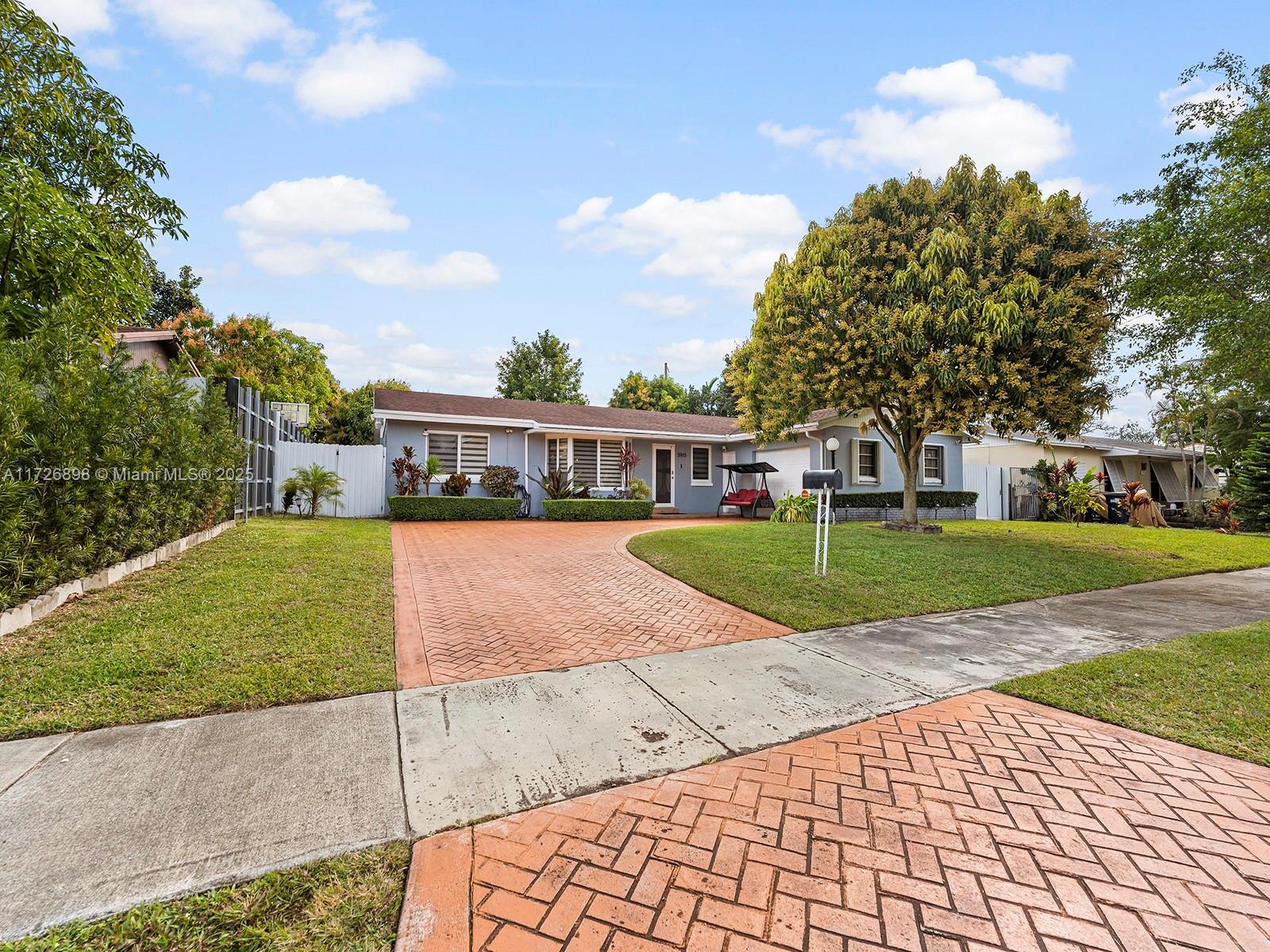 15915 Southwest 103rd Place Miami, FL 33157 - Photo 3 of 34