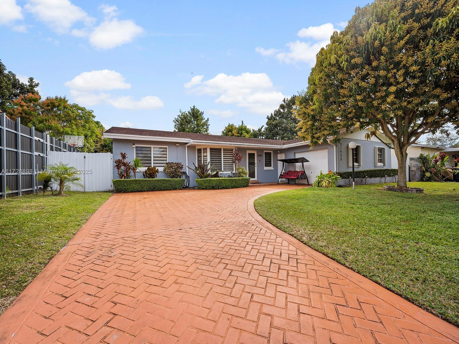 15915 Southwest 103rd Place Miami, FL 33157 - Photo 4 of 34