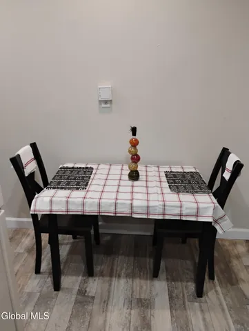 $1,250 | 15 Arcadia Avenue, Unit 1, Albany, NY 12209