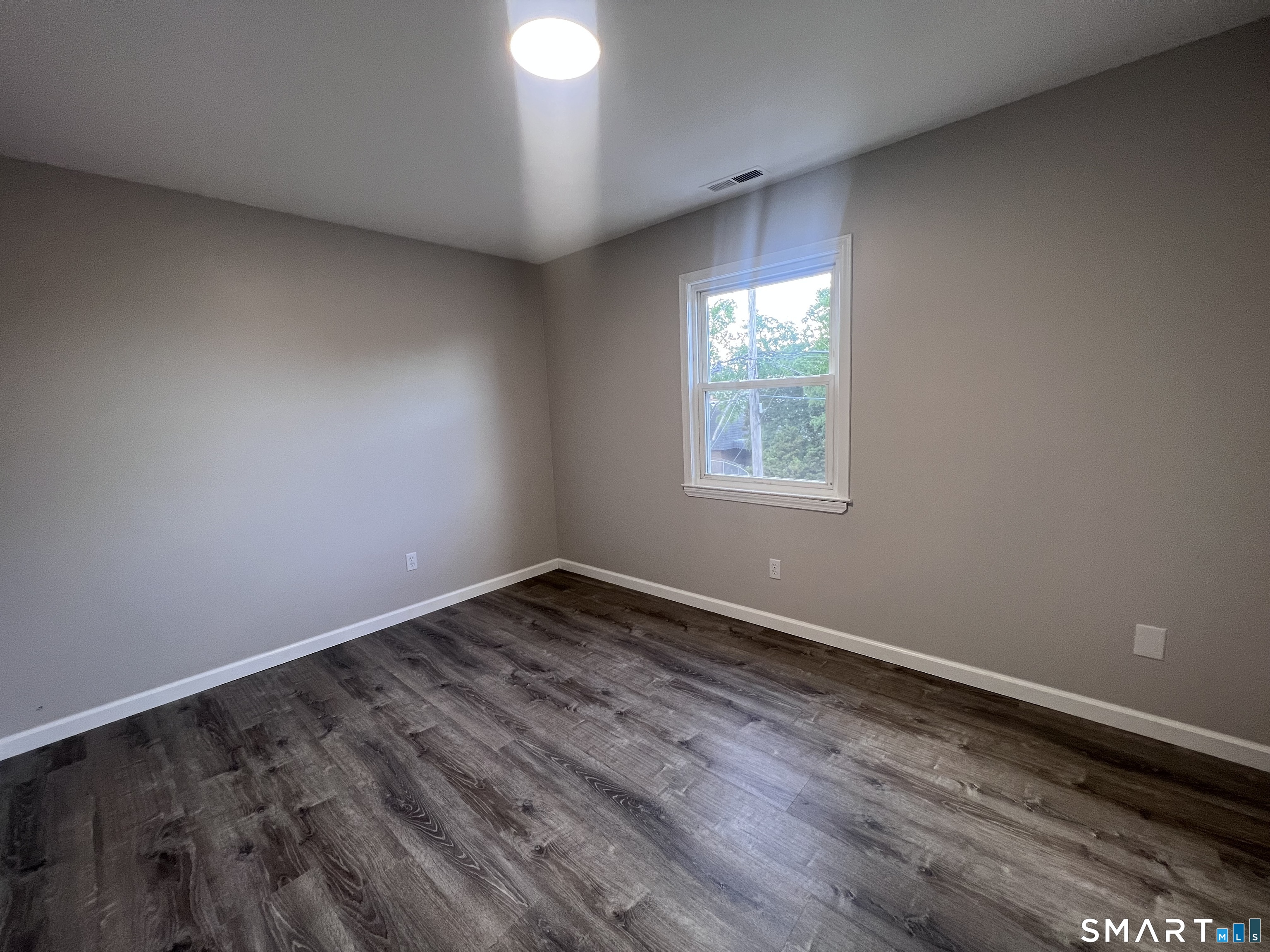 95 Shell Street Bridgeport, CT 06605 - Photo 12 of 34