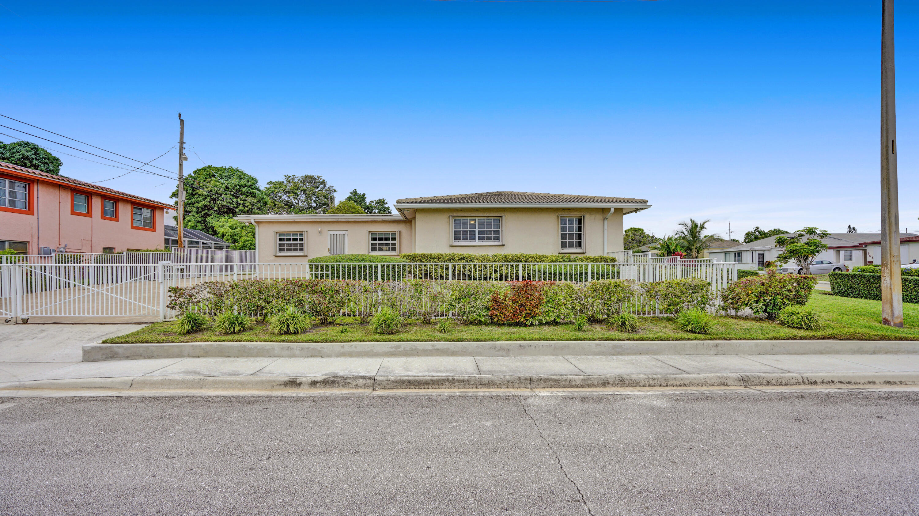705 West 3rd Street Riviera Beach, FL 33404 - Photo 45 of 53 _DSC5451