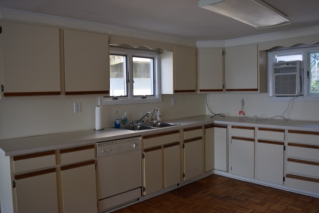 14 Riggs Point Road Gloucester, MA 01930 - Photo 8 of 36 Gallery Image 8