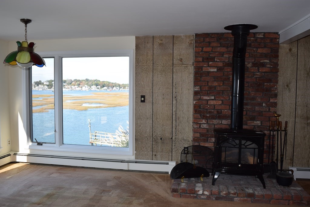 14 Riggs Point Road Gloucester, MA 01930 - Photo 9 of 36 Gallery Image 9