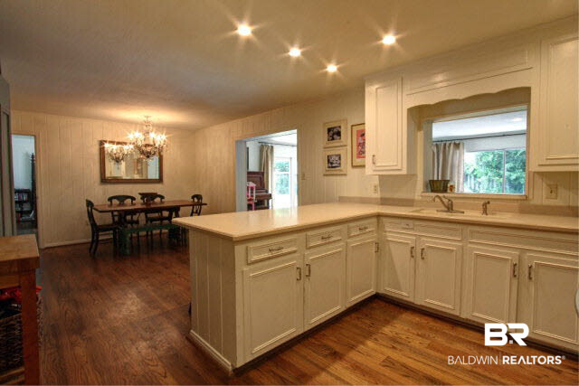 374 Ridgewood Circle Fairhope, AL 36532 - Photo 11 of 22 kitchen