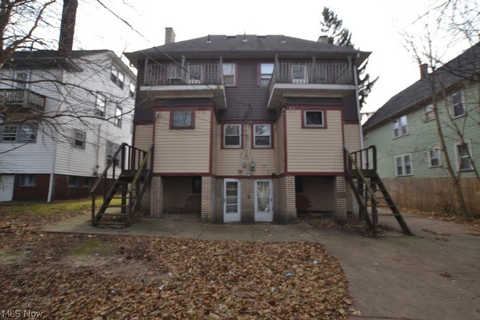 3229 Oak Road Cleveland, OH 44118 - Photo 4 of 27 Gallery Image 4