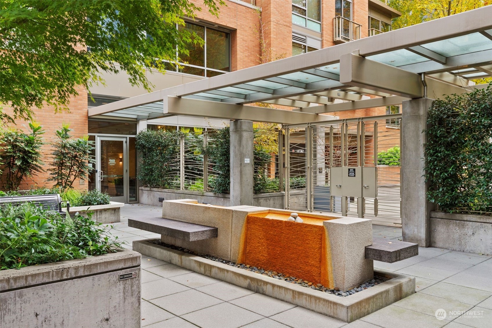 910 Lenora Street, Unit S510 Seattle, WA 98121 - Photo 33 of 40