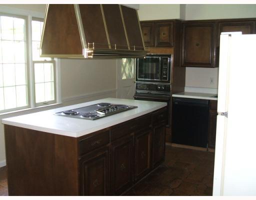 351 Hulton Road Penn Hills, PA 15147 - Photo 4 of 10 Kitchen.