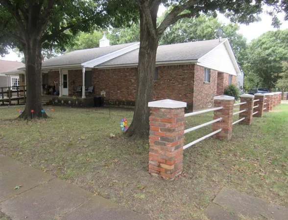 $399,000 | 320 North Cleveland Avenue, Sherman, TX 75090