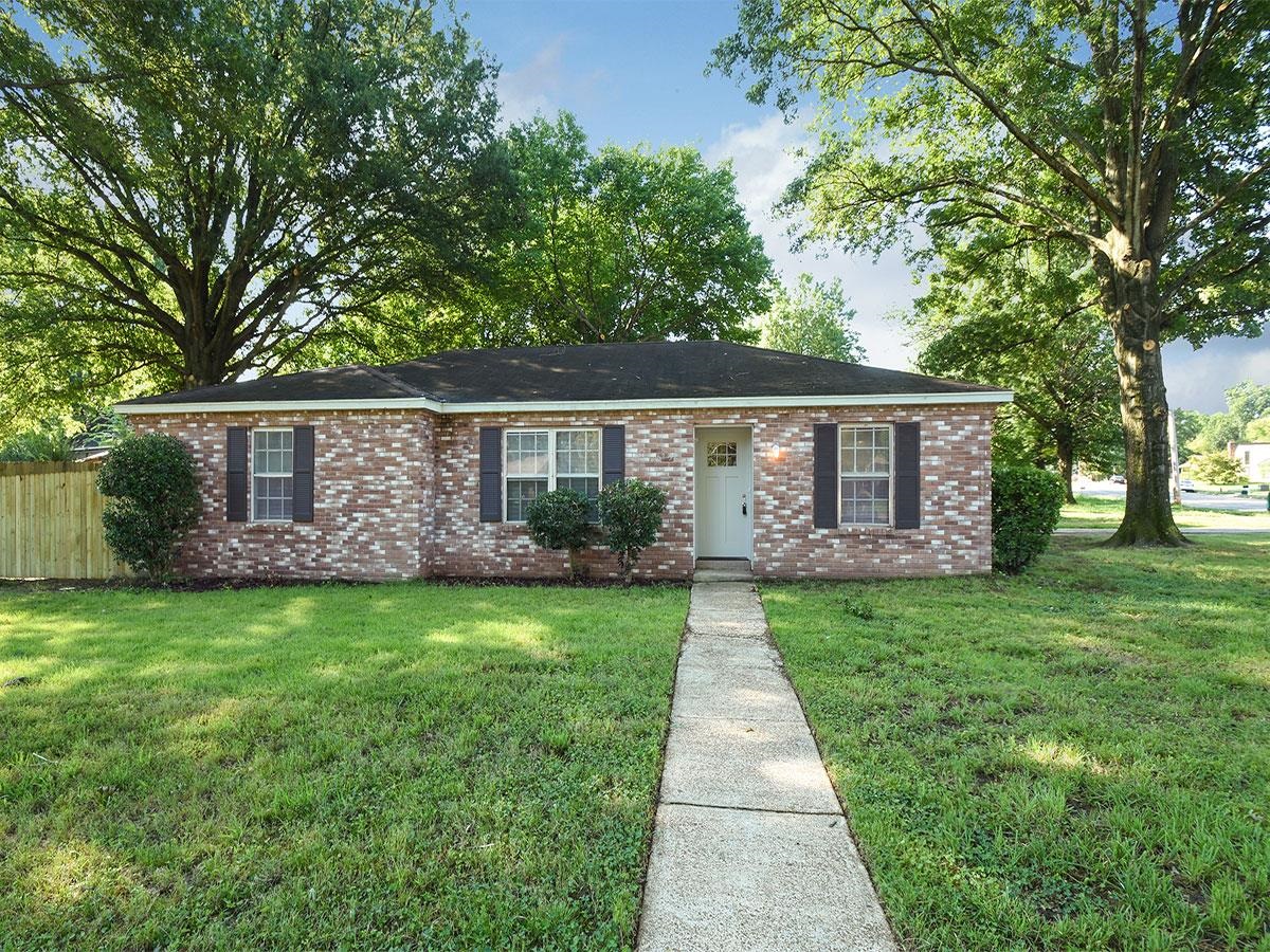 6731 Starkenburg Lane Memphis, TN 38115 - Photo 1 of 17