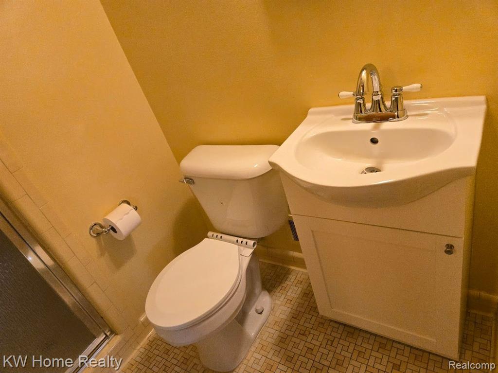 28401 Hawberry Road Farmington Hills, MI 48331 - Photo 25 of 34