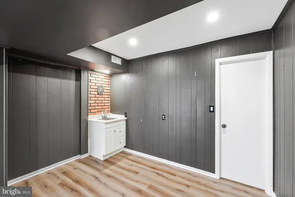 $3,450 | 8309 Highcliffe Court, Annandale, VA 22003