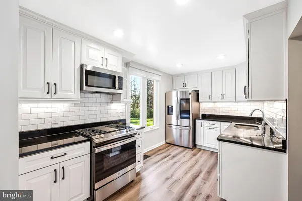 $3,450 | 8309 Highcliffe Court, Annandale, VA 22003