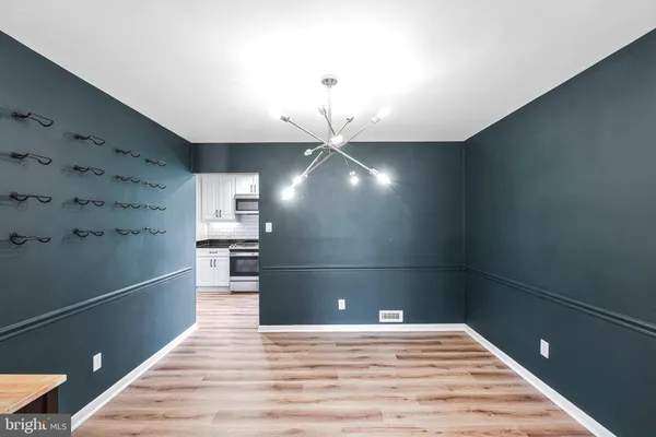 $3,450 | 8309 Highcliffe Court, Annandale, VA 22003