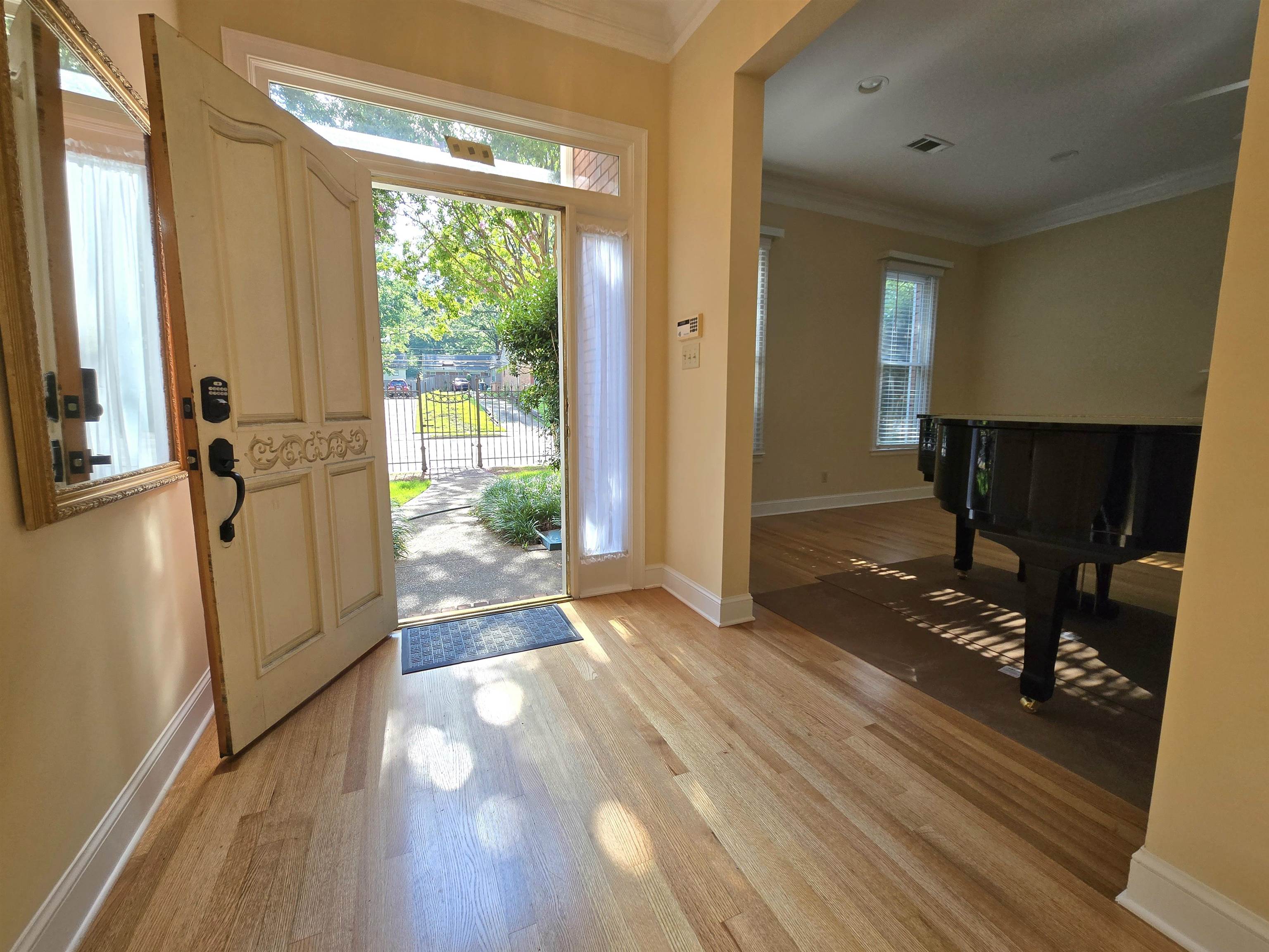 258 North White Station Road Memphis, TN 38117 - Photo 3 of 20 Entrance foyer featuring light colored wood-type flooring