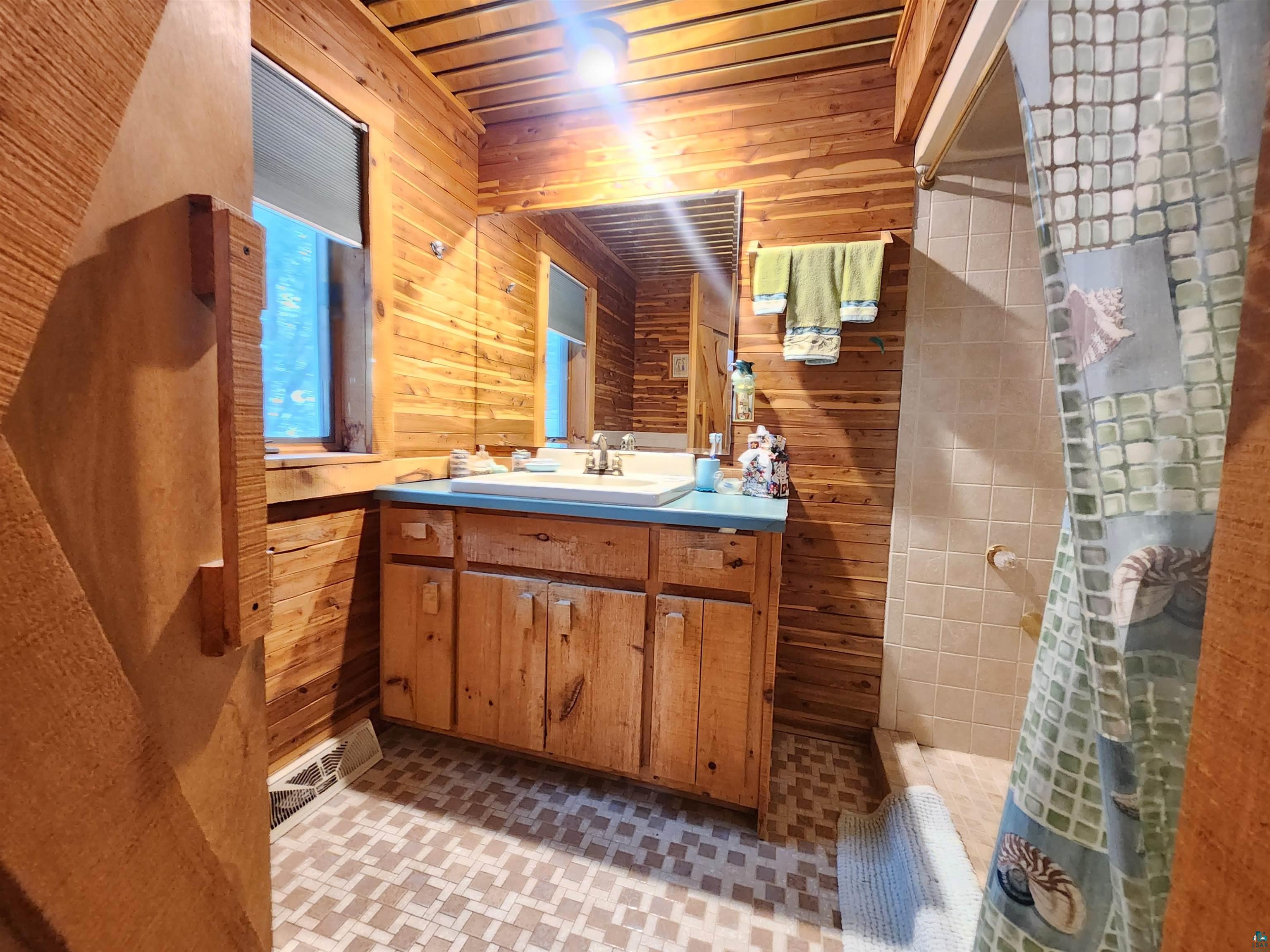 332 North 1st Street Bayfield, WI 54814 - Photo 17 of 30 Step in tile shower