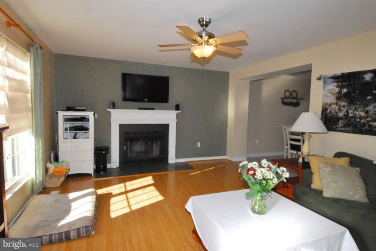 3208 Atlee Ridge Road New Windsor, MD 21776 - Photo 14 of 17 Living Room
