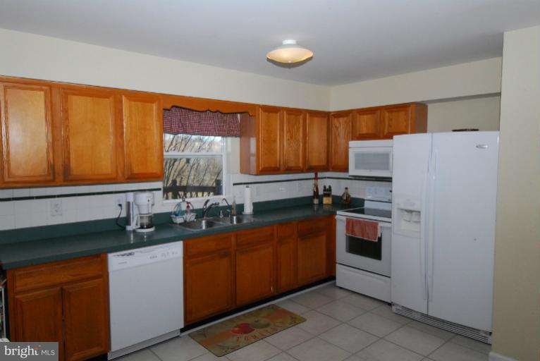 3208 Atlee Ridge Road New Windsor, MD 21776 - Photo 6 of 17 Kitchen