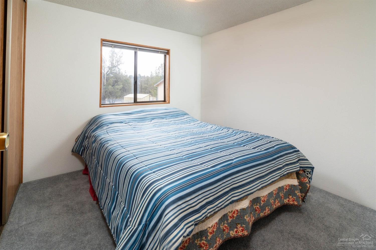 2405 Calaroga Road Redmond, OR 97756 - Photo 10 of 24 Gallery Image 10