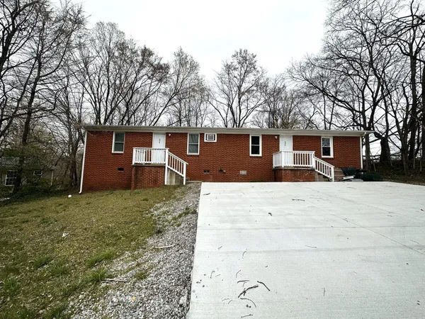 $895 | 896 Locust Drive, Clarksville, TN 37040