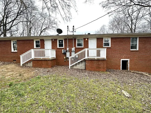 $895 | 896 Locust Drive, Clarksville, TN 37040