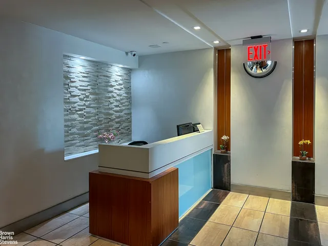 $570,000 | 3585 Greystone Avenue, Unit 3DE | Fieldston