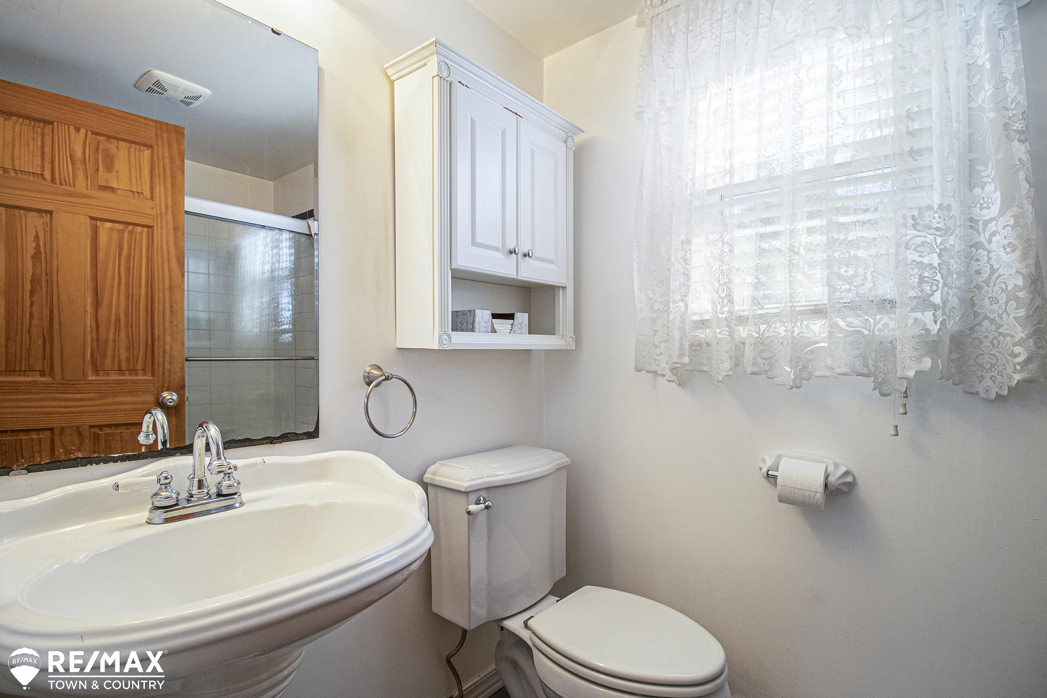 8071 Carpenter Road Flushing, MI 48433 - Photo 9 of 26 Gallery Image 9
