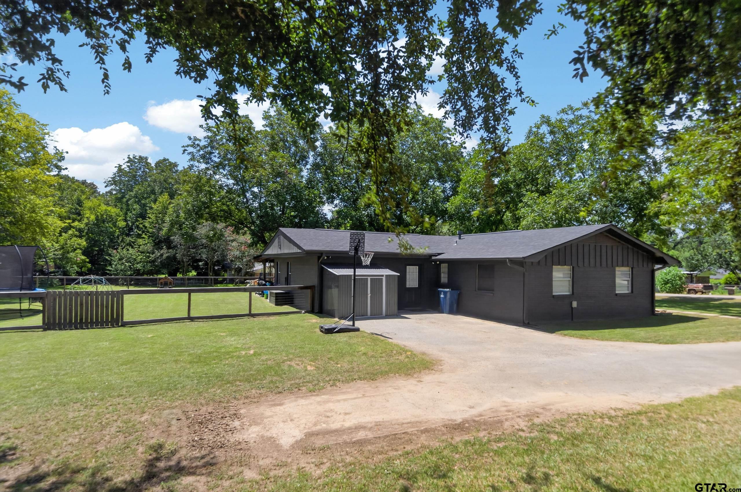 2425 Liveoak Street Jacksonville, TX 75766 - Photo 30 of 33