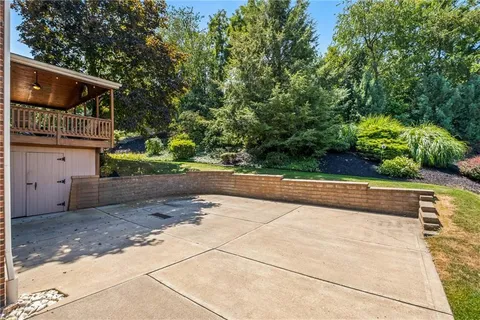 a view of a garden with pathway