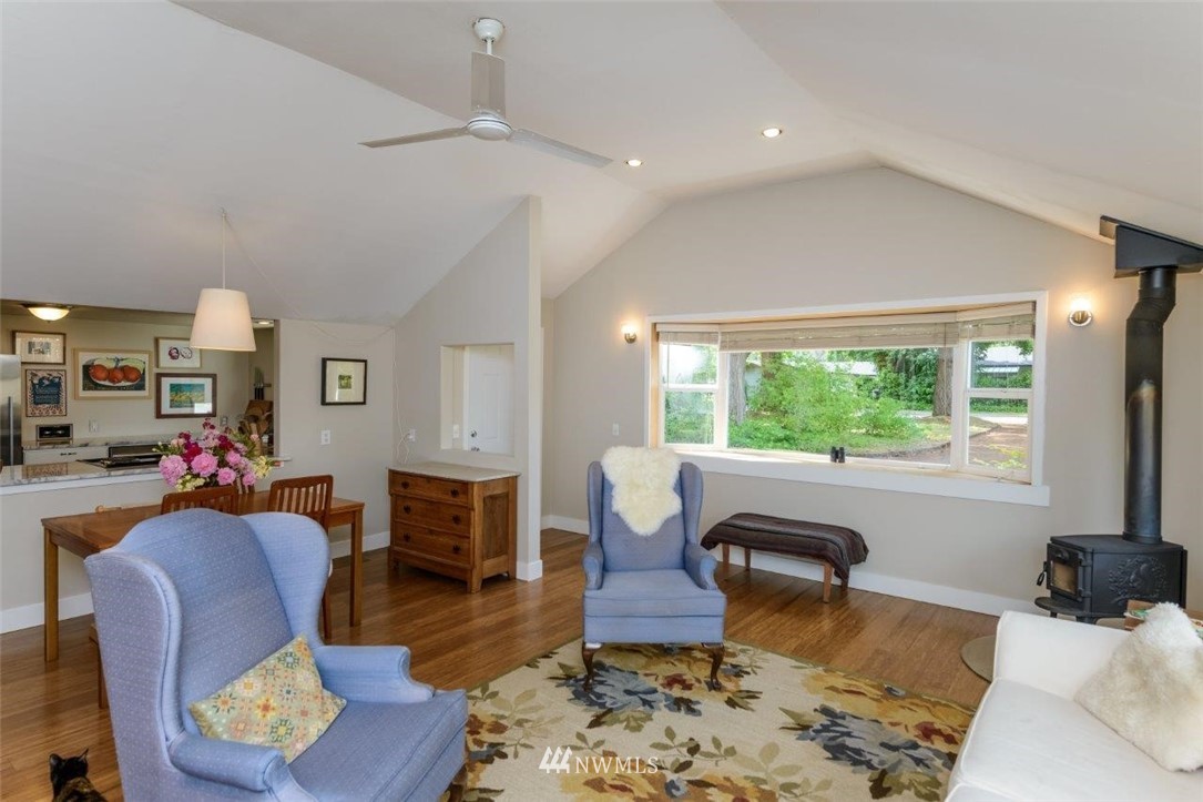 6121 Kirsop Road Southwest Tumwater, WA 98512 - Photo 3 of 22 Gallery Image 3
