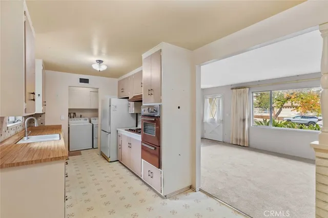 $950,000 | 9825 Tujunga Canyon Place, Tujunga, CA 91042